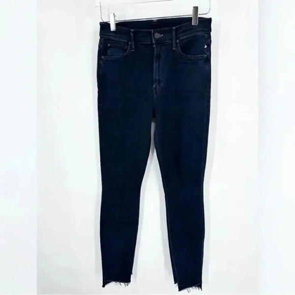 MOTHER The Stunner Zip Two Step Fray Jean in Holding Hands B1561 - Picture 6 of 7